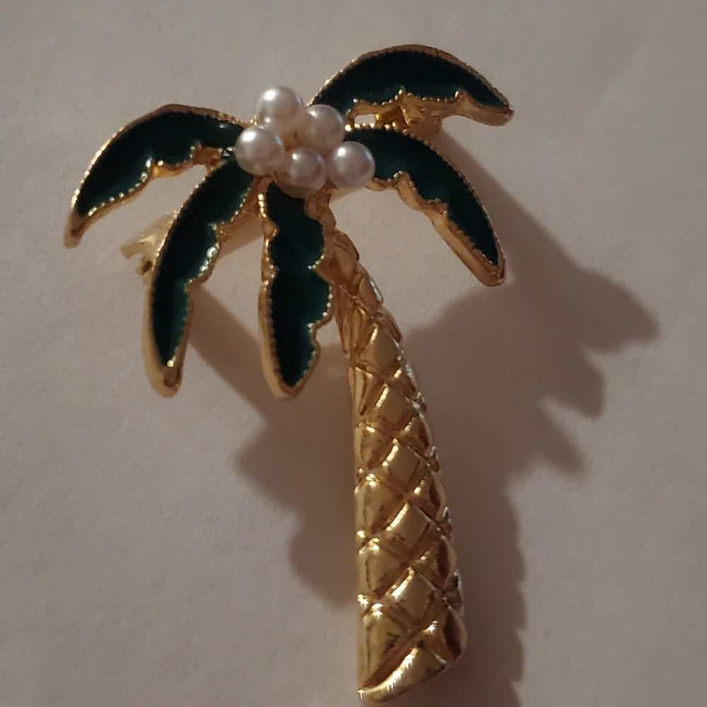 Gold and Green Palm Tree Brooch With Pearls